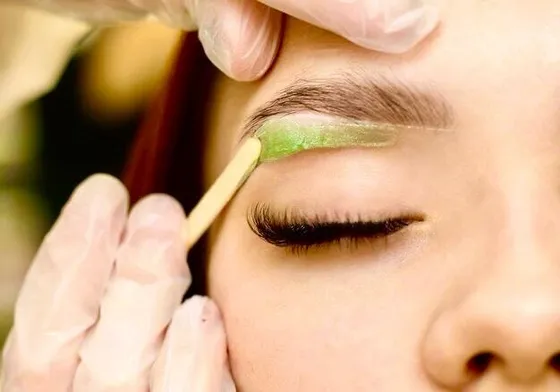 Brow Waxing & Tint